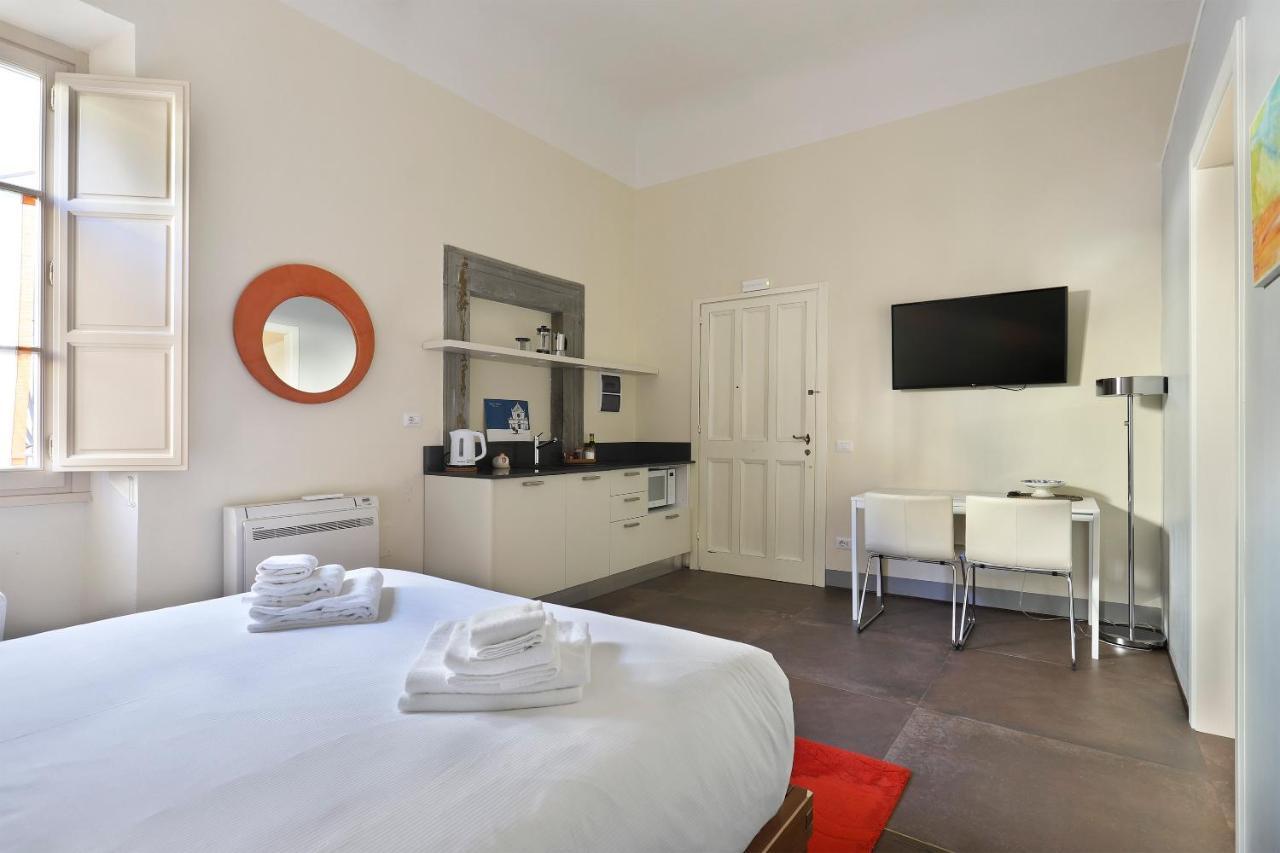 פירנצה Apt. Perla - Pauline Suites, Palazzo Borghese מראה חיצוני תמונה