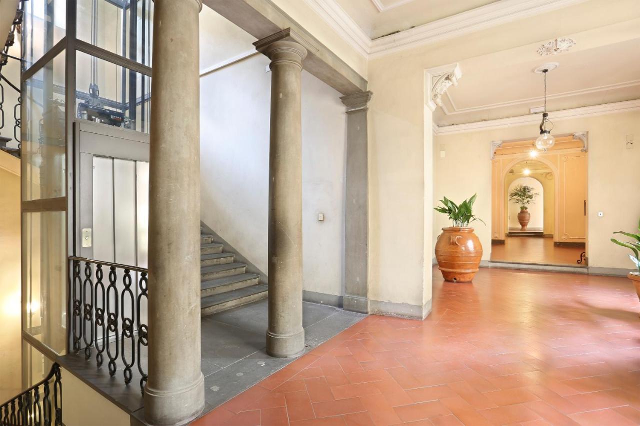פירנצה Apt. Perla - Pauline Suites, Palazzo Borghese מראה חיצוני תמונה