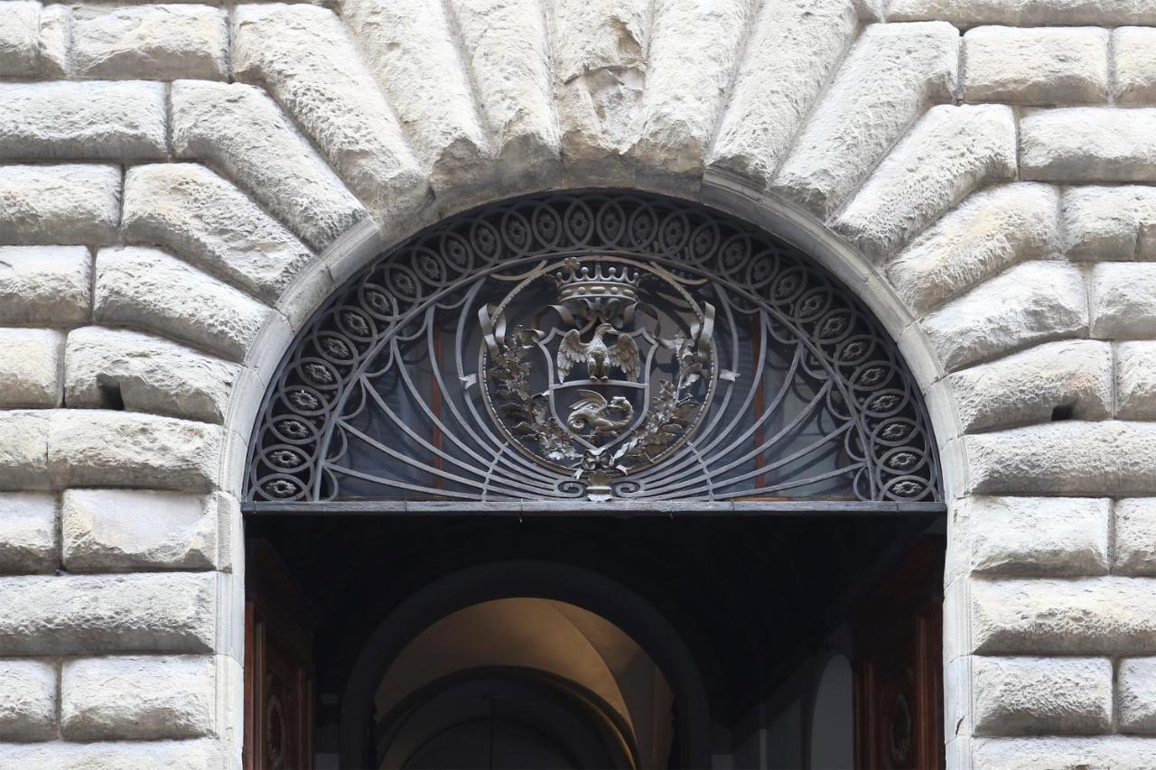 פירנצה Apt. Perla - Pauline Suites, Palazzo Borghese מראה חיצוני תמונה